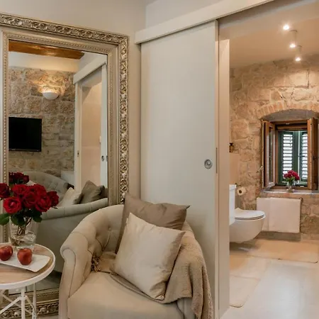 Heritage Jupiter Rooms **** فندق مبيت وإفطار